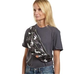 Shortylove Arcade crossbody belt bag